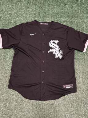 Nike Chicago White Sox Yoan Moncada #10 Alternate Baseball Jersey - Black
